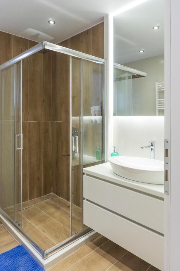 New Modern Style Home Next To The Train Station Thessalonique Extérieur photo